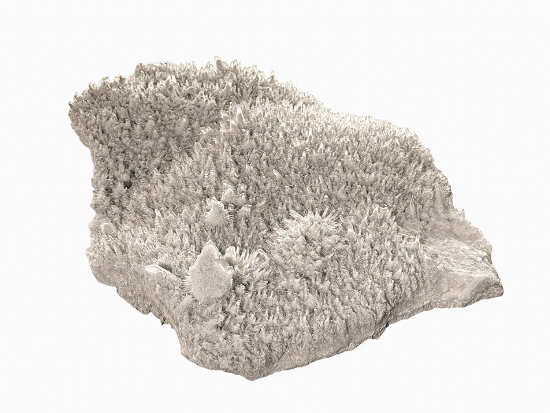 Feine Nadelkristalle auf grosser Bergkristallplatte aus dem Val Bedretto