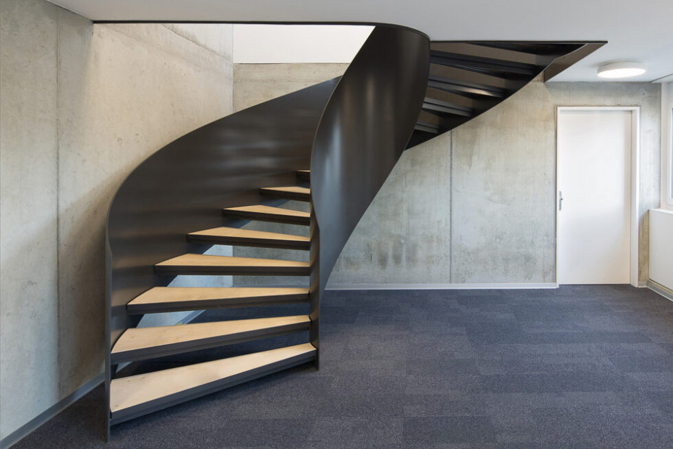 Architekturfotografie von einer Treppe im Innenraum - aufgenommen von UNIKATUM
